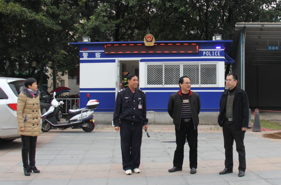 2、廖贤就副市长视察人民医院警务室建设工作282.png