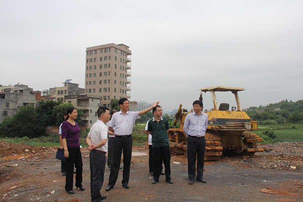 英德市委书记徐建文到市人民医院开展实地调研419.png